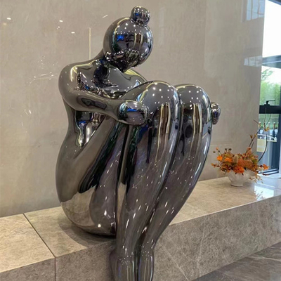 Figura humana Art Sculpture de la mujer del extracto decorativo del metal que se sienta