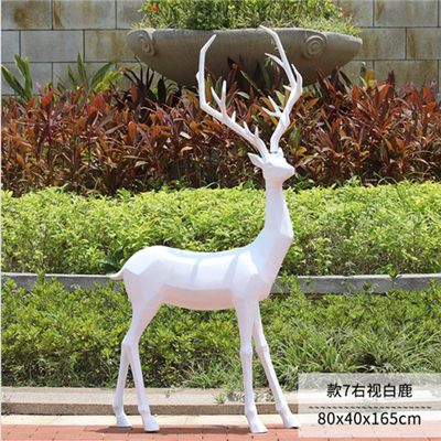 Esculturas animales de la fibra de vidrio de los ciervos del jardín de tamaño natural geométrico de encargo de la estatua