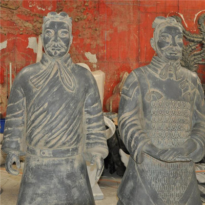 El jardín al aire libre de los guerreros de la terracota esculpe de tamaño natural de la fibra de vidrio pintada
