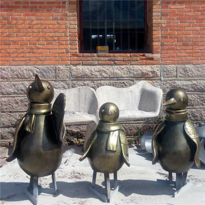 Escultura decorativa al aire libre del pingüino de las estatuas de bronce hechas a mano del jardín