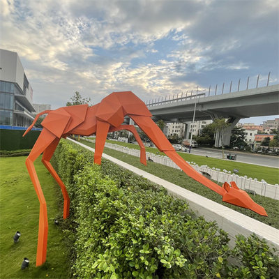 La jirafa al aire libre grande del metal de la geometría esculpe decorativo para el cuadrado de la alameda