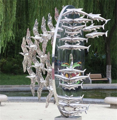 Los pescados del extracto de la gaviota del metal esculpen el acero inoxidable pulido para el jardín