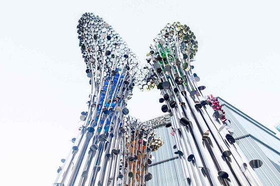 Las esculturas de acero inoxidables de plata del cuadrado resumen la escultura al aire libre del árbol del metal