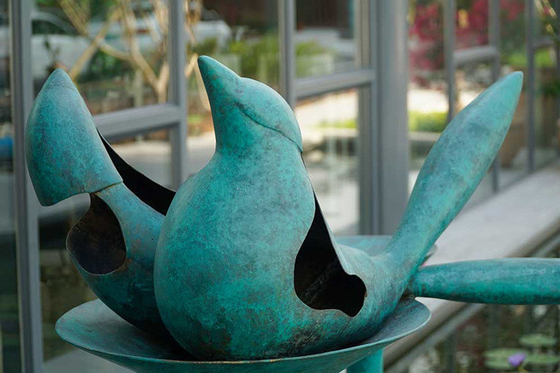 Las estatuas al aire libre de bronce del pájaro del jardín de Art Copper Peace Dove Sculpture modificaron para requisitos particulares