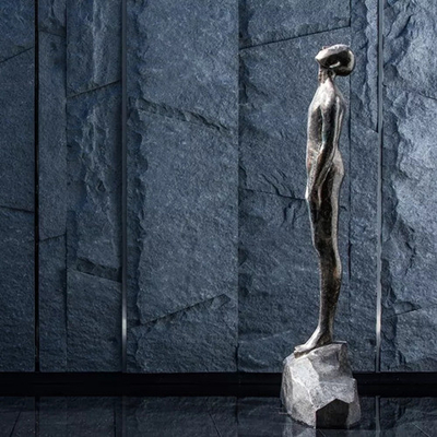 Los artistas de bronce de la escultura de bronce del estilo del hombre de las estatuas del jardín del pensador modificaron para requisitos particulares
