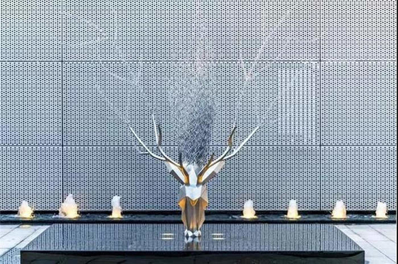 Decorativo principal de la escultura del jardín de los ciervos al aire libre del metal pulido