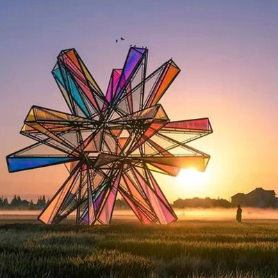 esculturas al aire libre Art Abstract Windmill Cube del metal grande de acrílico colorido