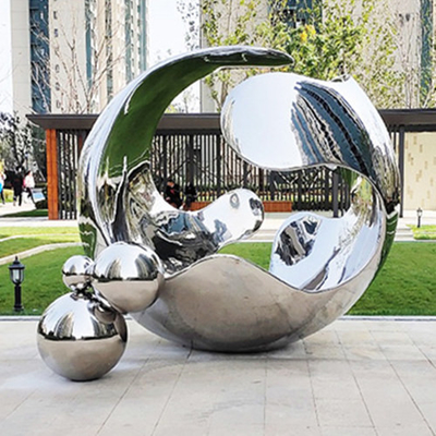 El jardín de acero inoxidable del espejo al aire libre esculpe la bola hueco decorativa pulida