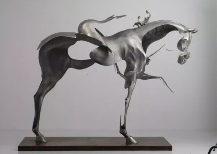 Escultura de acero inoxidable cepillada de tamaño natural de la decoración del caballo 304/361L