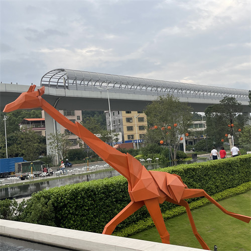 La jirafa al aire libre grande del metal de la geometría esculpe decorativo para el cuadrado de la alameda