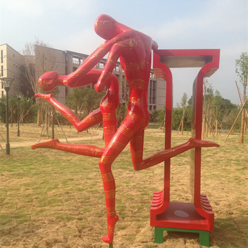 Extracto decorativo de baile de la escultura del metal de los amantes de la muestra del amor para el centro de ciudad