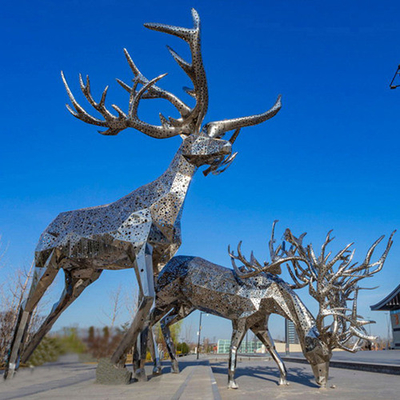 El espejo SS cultiva un huerto animal esculpe esculturas realistas del jardín de los ciervos del metal